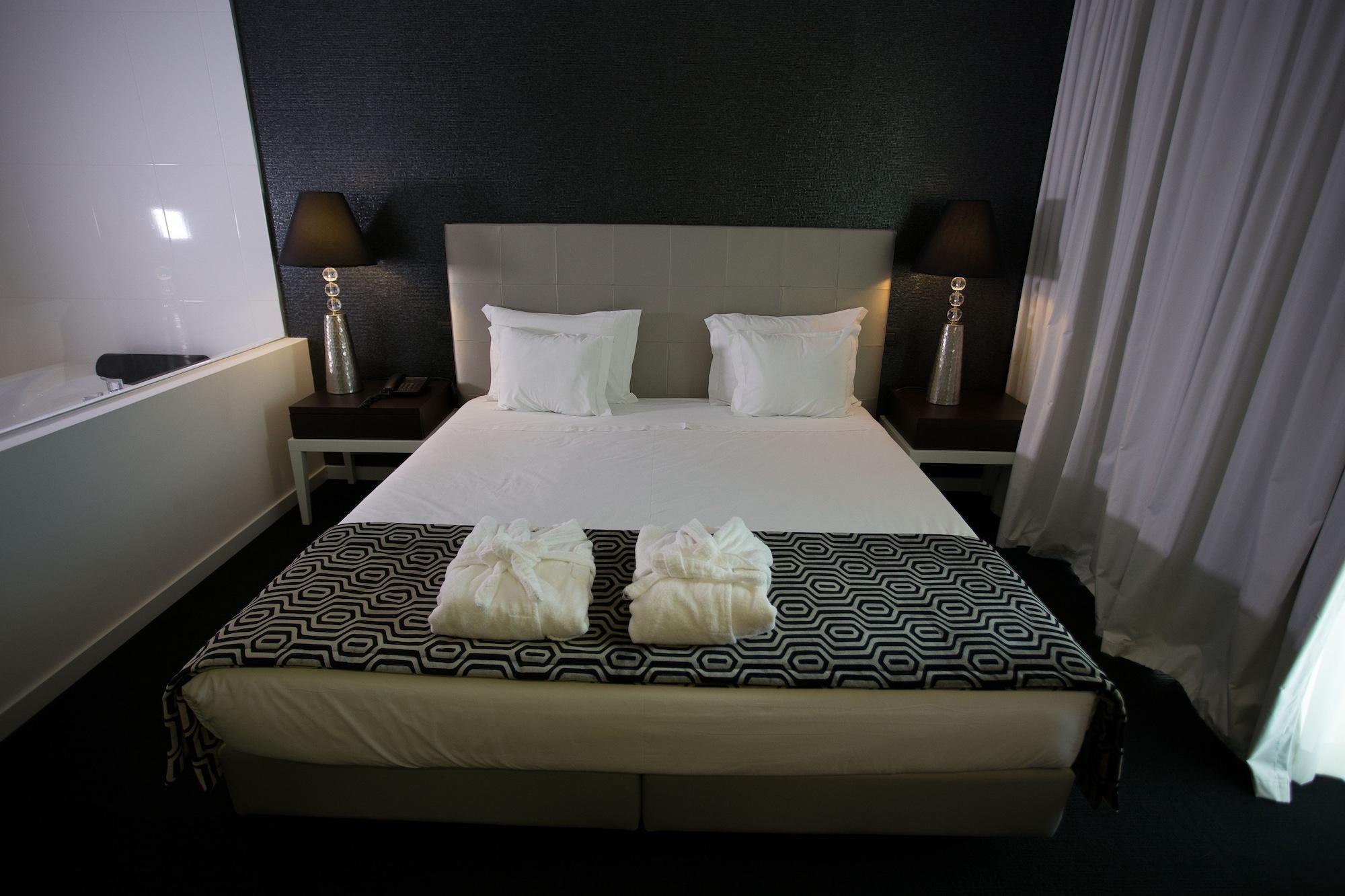 Monte Filipe Hotel อัลปาเญา ภายนอก รูปภาพ